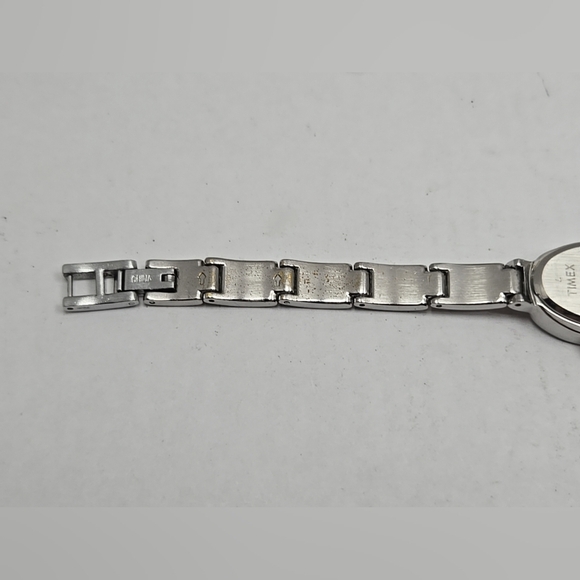 Womens Timex N5 Two-Tone Watch Mother Of Pearl Dial New Battery - Picture 9 of 11